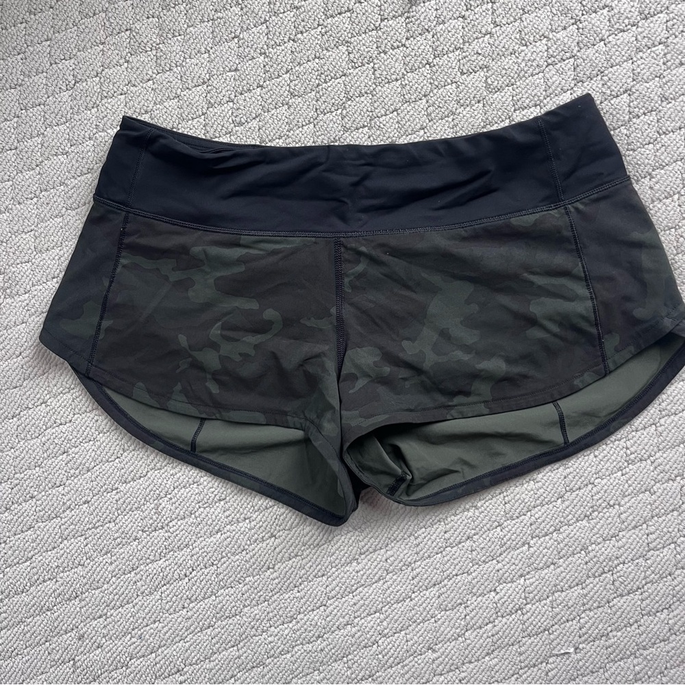Lululemon Camouflage Green Speed Up Shorts size 4